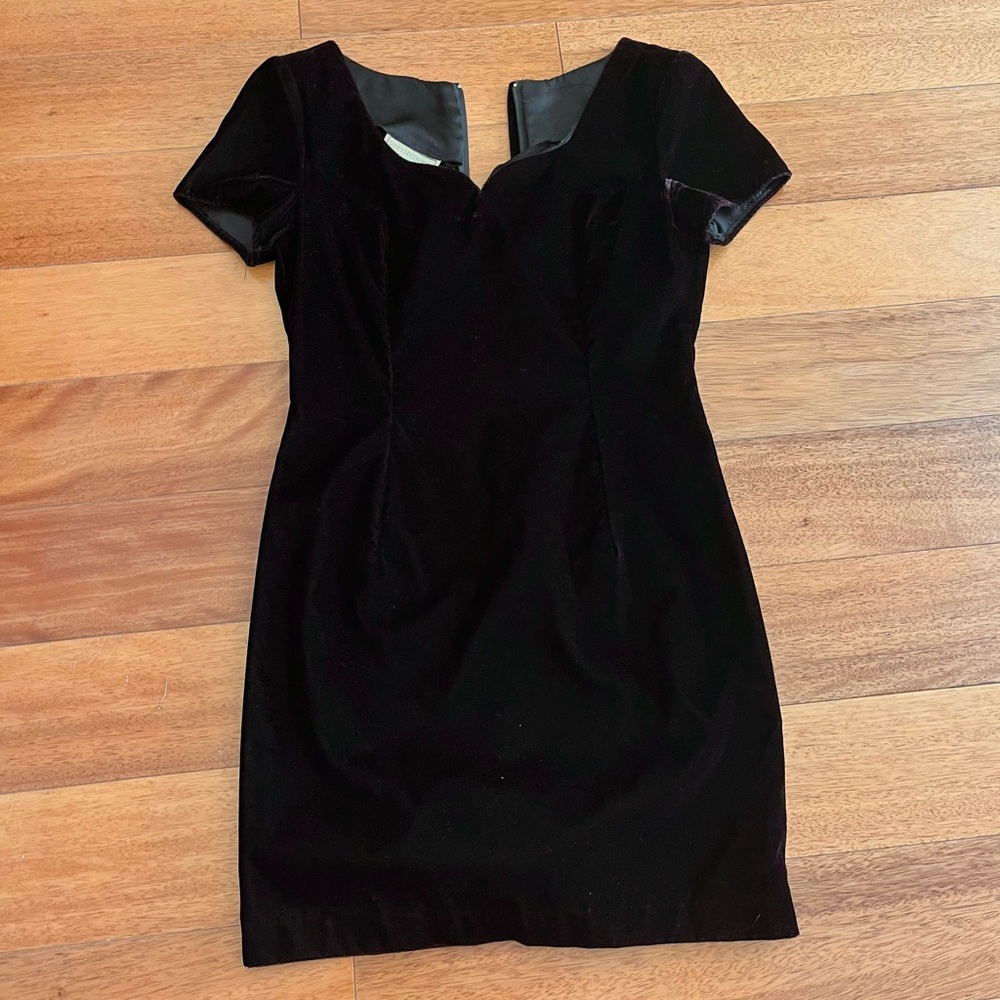 Scott McClintock Black Sheath Mini Dress Sweetheart Neckline